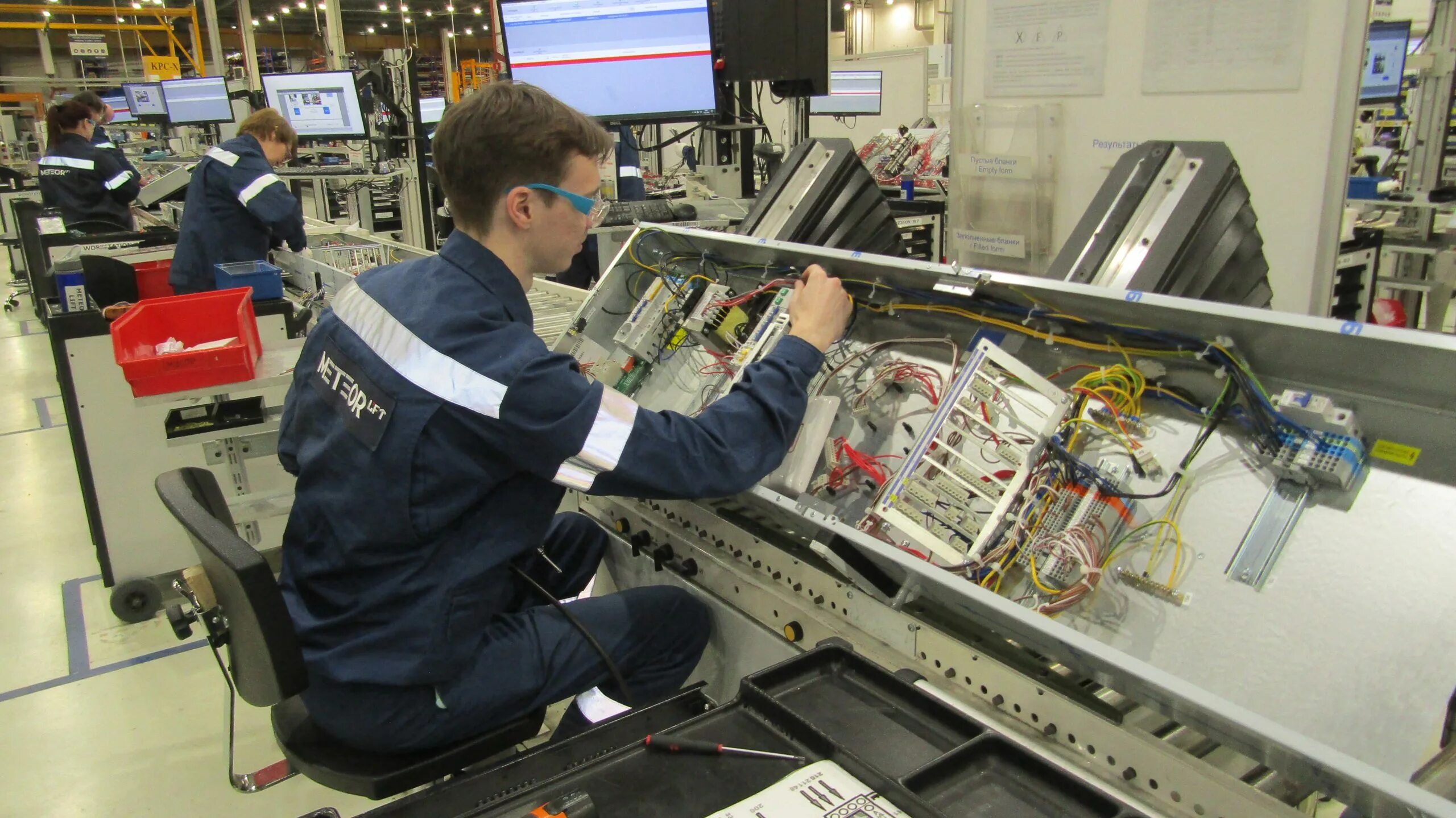 Otis gen2 premier mrl. Метеор отис. Метеор лифт логотип. Метеор отис. Метеор отис.