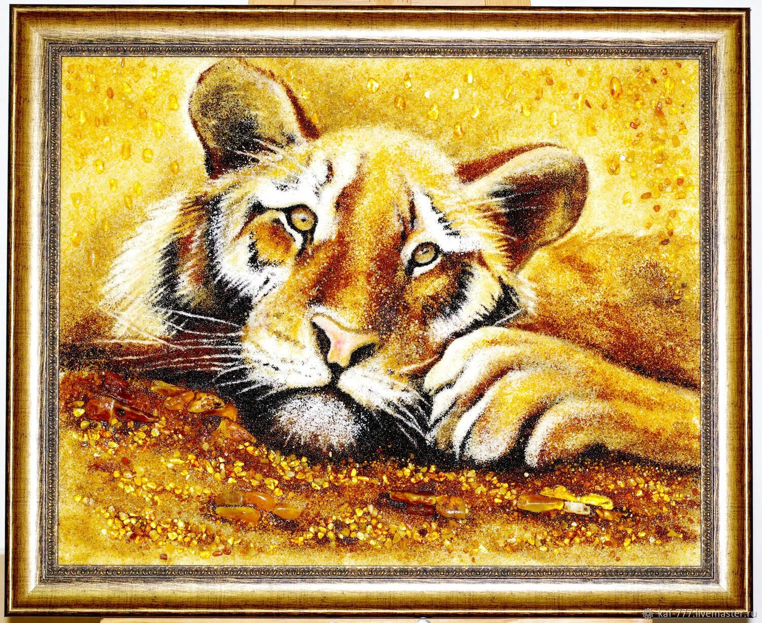 Картина из янтаря купить. Картины из янтаря. Янтарный тигр. Мозаика из янтаря тигр. Картины из янтаря в Калининграде.