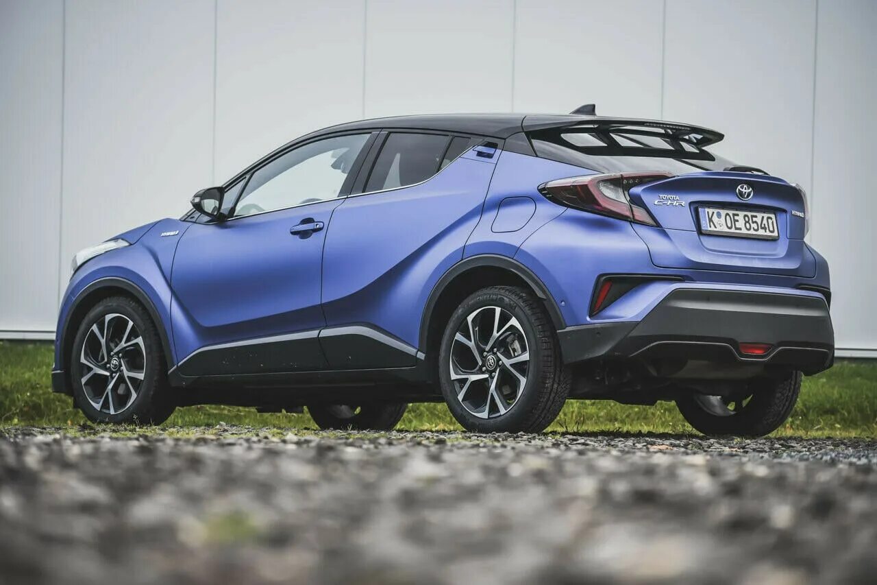 Тойота c-HR гибрид 1.8. Toyota Chr Hybrid 2022. Toyota Chr Hybrid 2017. Toyota Chr 1. Гибрид купить минск