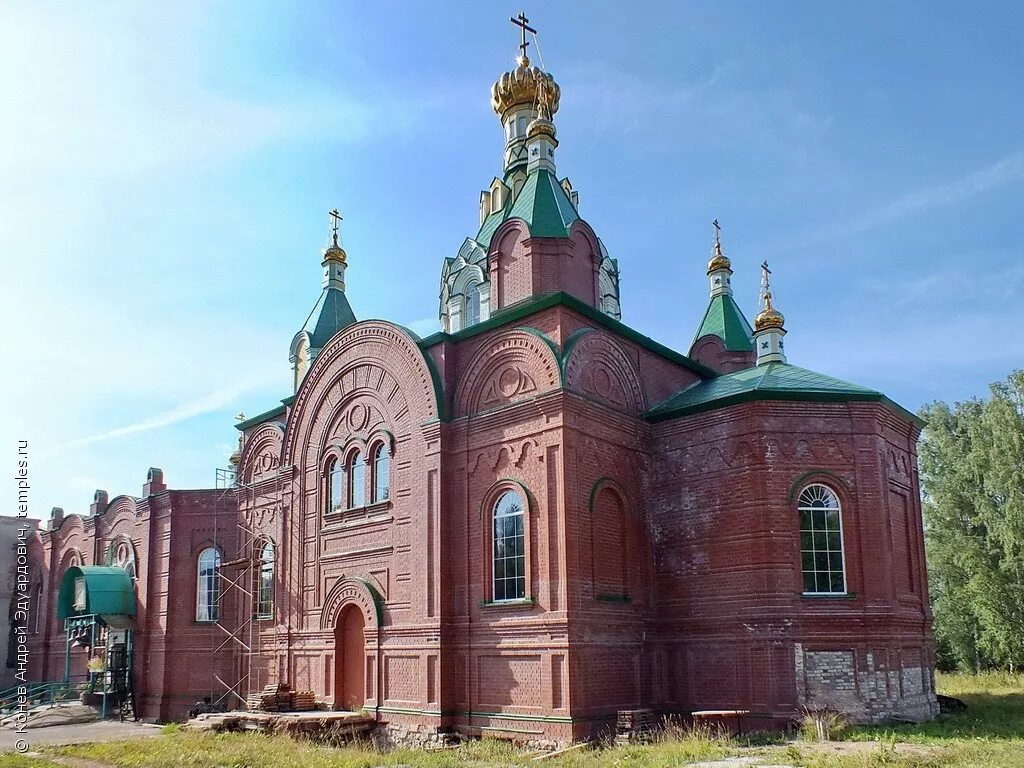 Погода в михайловске нижнесергинского гисметео. Храм Михайловск Свердловская область. Михайловск Свердловская область храм Рождества Христова в 2014. Город Михайловск Свердловская область Нижнесергинский район. Церковь в Михайловске Свердловской области.