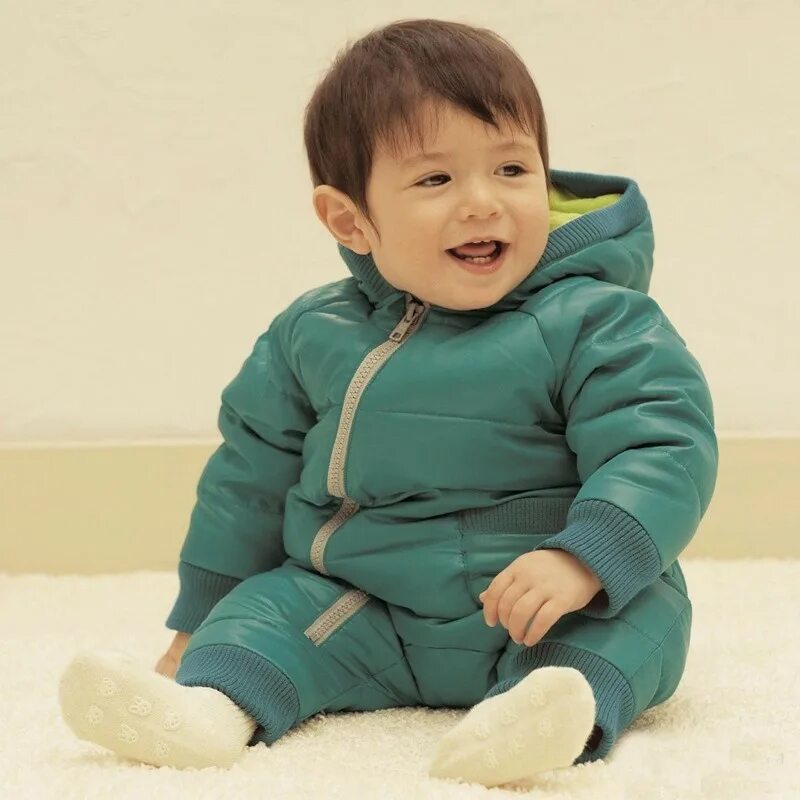 ребенок мальчик. плотный ребенок. плотный ребенок. плотный ребенок. аутизм у детей.