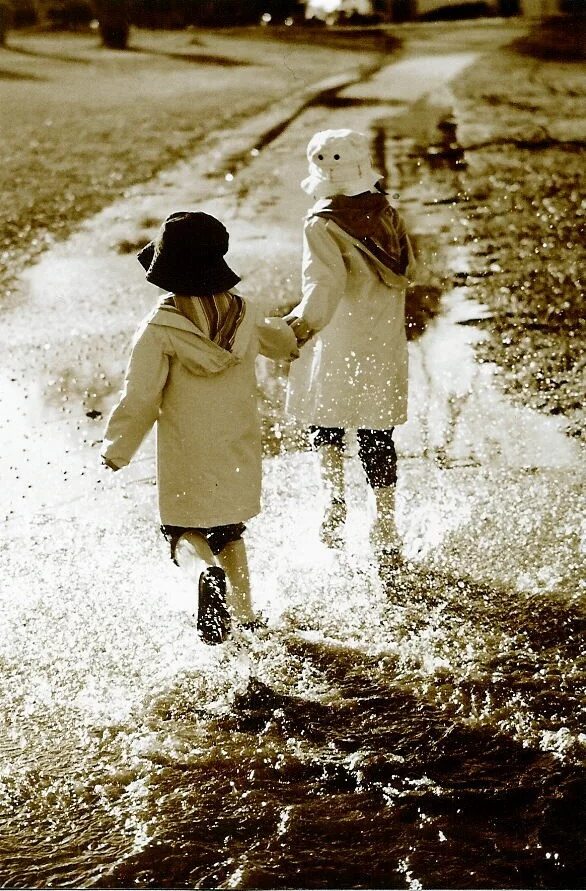 Friendship Rain. Walk in the Rain картинка для детей. Lets go for a walk the Rain. Rain sisters