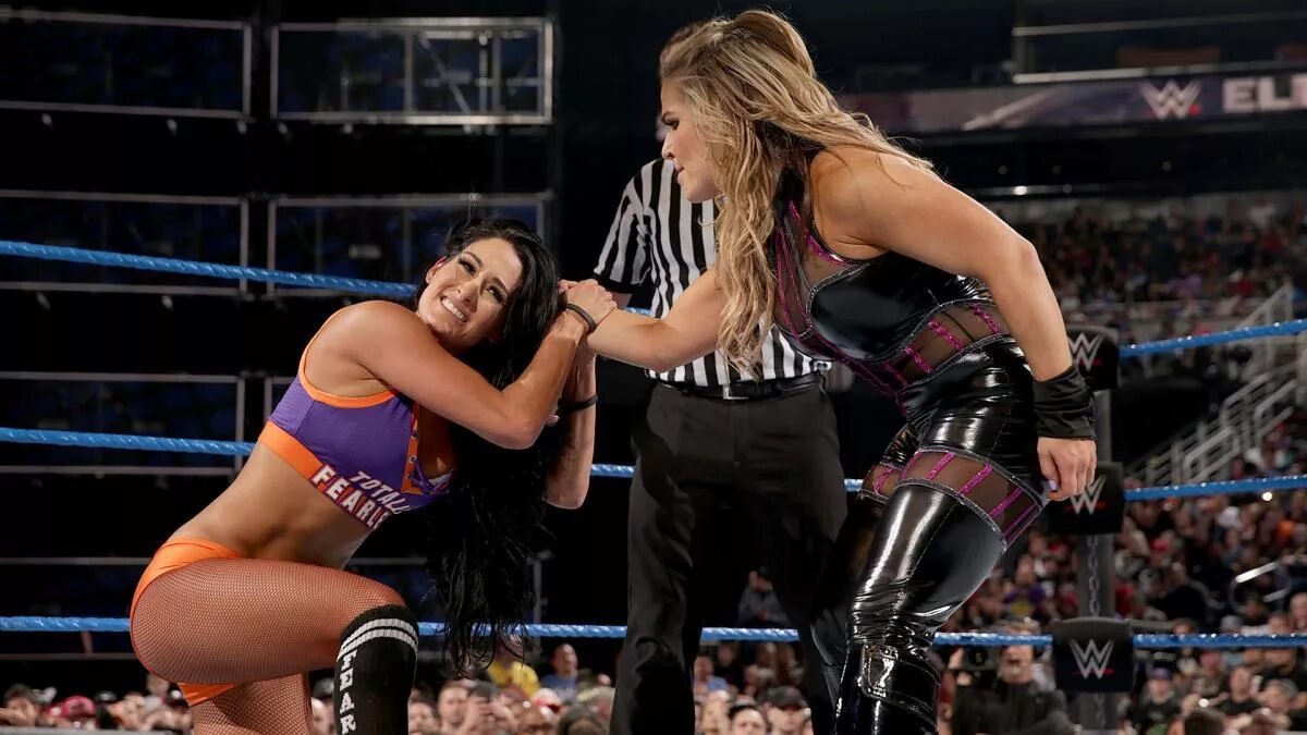 Vs nikki. Nikki Bella vs Natalya. WWE Nikki Bella.