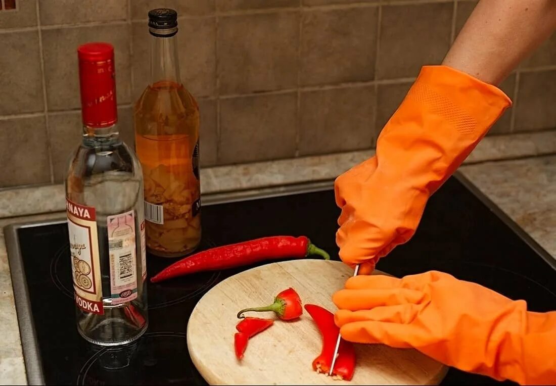 Таблетки перец чили. Маленький красный перец чили. Жжение после перца. Bring peppers. Кайенский перец многолетний.