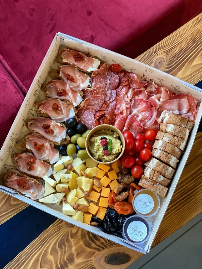 Кейтеринг блюда. Бранч фото. Бранч фуршет. Бранч сеты. Сет к вину.