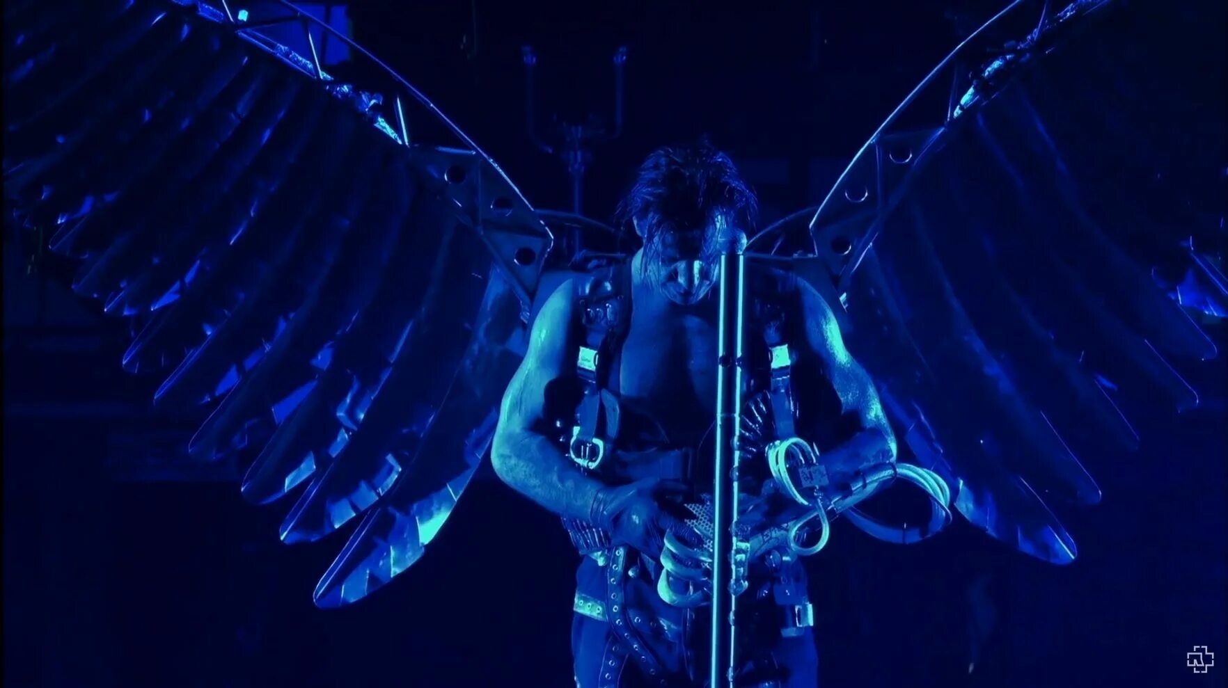 Rammstein live in america. Rammstein engel концерт. rammstein live madison square garden 2010. тилль линдеманн 2010 madison square garden. энгель рамштайн.