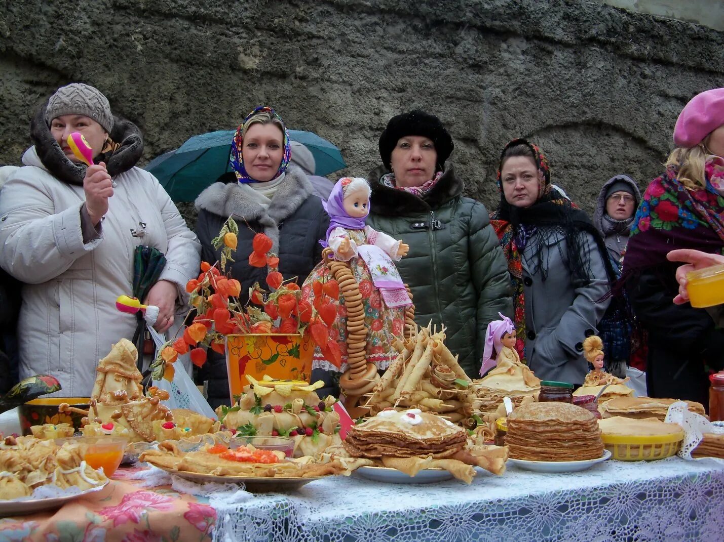 Блюда на Масленицу. Украшение стола на Масленицу. Блины украшение на Масленицу. Сладости на Масленицу. Что можно приготовить в школу на масленицу