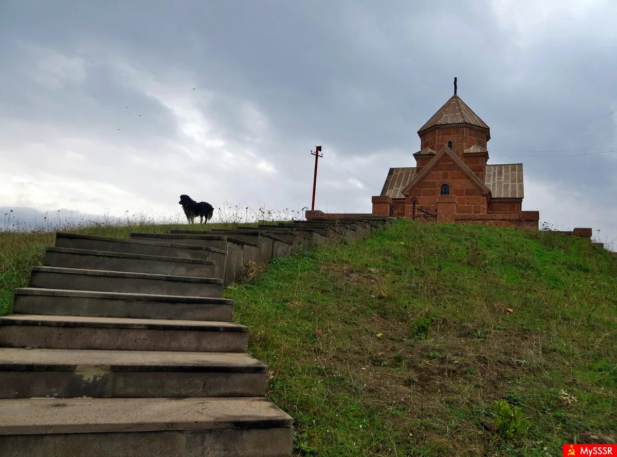 Севкар Армения. Севкар Армения деревня. Село Севкар Армения Иджеванский район. Село Саригюх Армения Иджеванский район. К храму вела