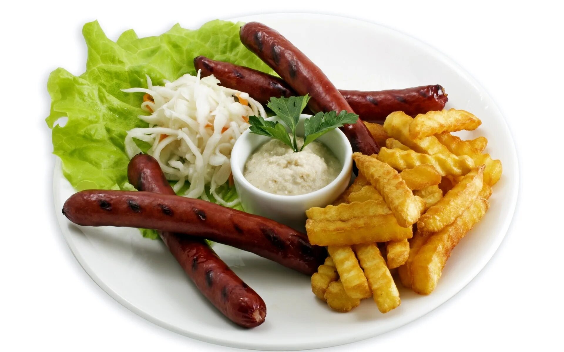 Колбаски охотничьи стародворье. Колбаса соусом. Соус для шашлыка. Мититей на белом фоне. Завтрак с сосисками.