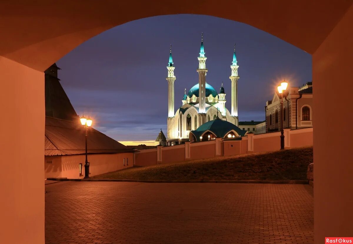 Храм покрова пресвятой богородицы и мечеть кул шариф. Презентация на тему кул шариф. Достопримечательности казани кул шариф. Кул шариф vs тюльпан. Казанское ханство мечеть кул шариф.