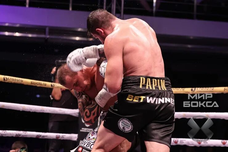 Дилан прашович. Бои алексея папина. Российский боксер алексей. Папин бельо вечер бокса. Макабу альварес.