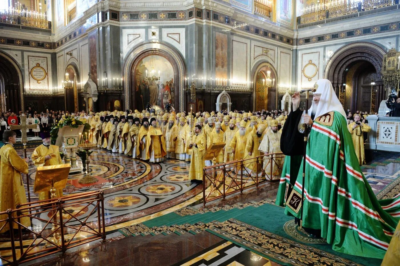 Интронизация патриарха алексия ii 1990 год. Интронизация. Интронизация что это. Интронизация что это. Интронизация алексия 2.