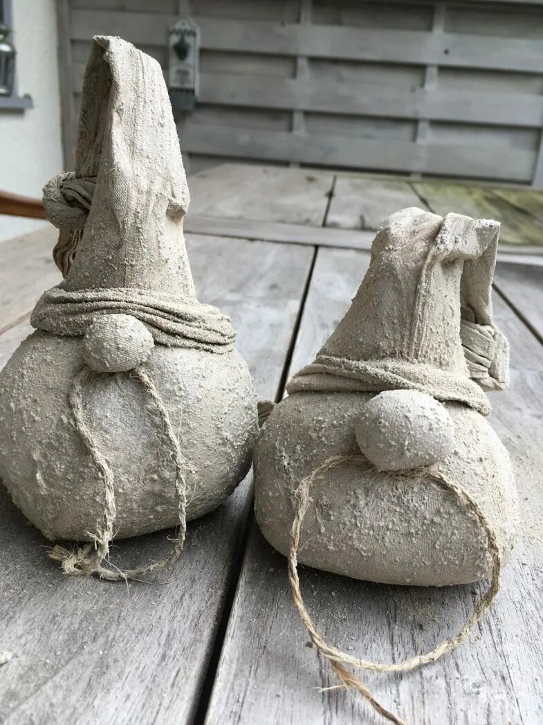 садовые гномики из цемента. гномики из цемента для сада. гномик из цемента. гномики из цемента для сада. гномик из цемента.