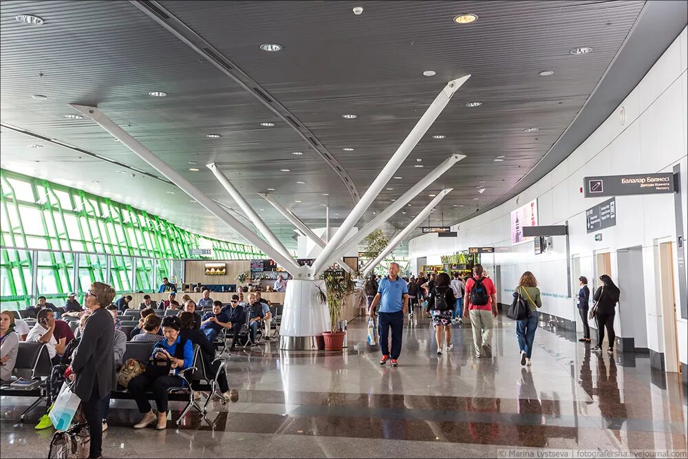 Сколько аэропортов в астане. Казахстан Астана аэропорт. Международный терминал аэропорта Нурсултан. Аэропорт Назарбаев. Международный аэропорт Астана терминалы.