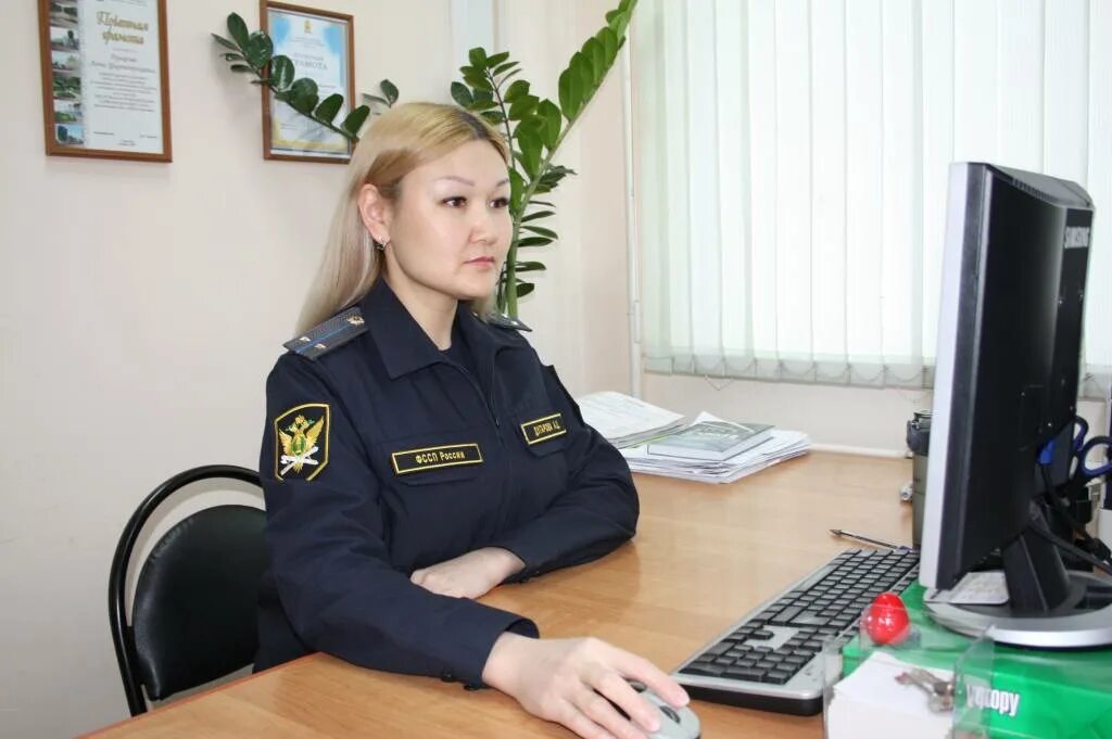 Судебные приставы. Судебный пристав исполнитель. Приставы камбарка. Взыскание судебных приставов. Профессия судебный пристав.