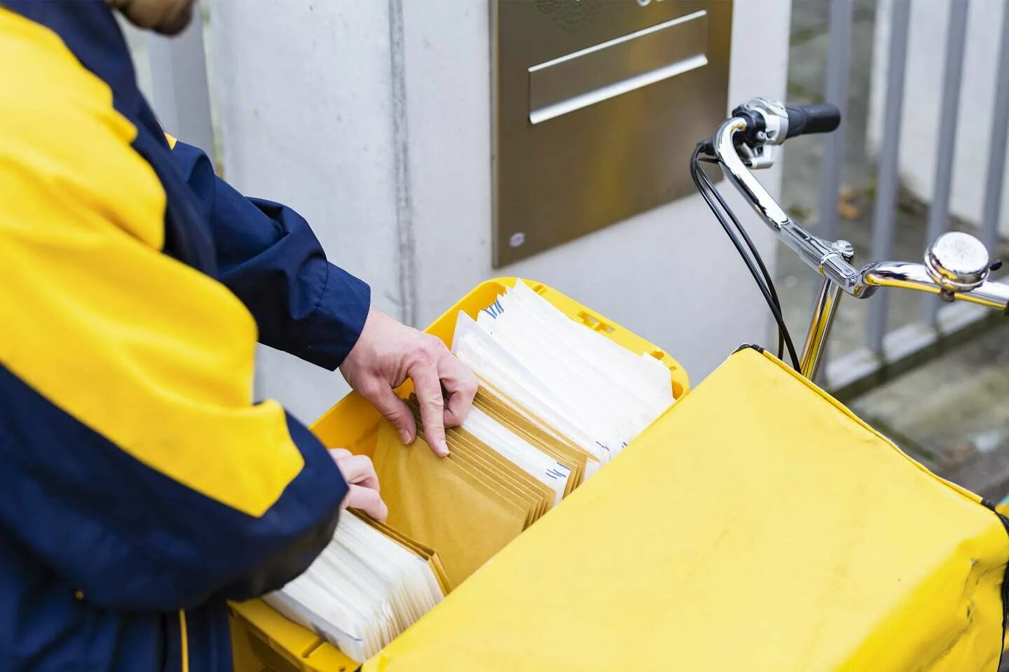 Почта стоковые фото. Postman takes Letters фото. Deliver a Letter картинка. Postman API 1920 1080. Mailbox recipient