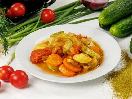 Блюдо и гарнир из овощей тушеных
