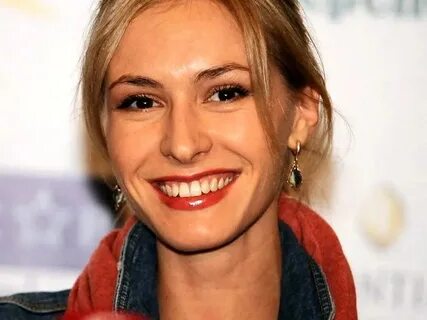 Жуынатын бөлмедегі сексуалды қыздың фотосы