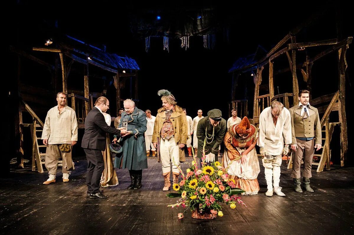 Iван лiпскi пинская шляхта. Дунина-марцинкевича. Дунин марцинкевич пинская шляхта. Афиша к пьесе пинская шляхта. Краткое содержание пинская шляхта на белорусском.