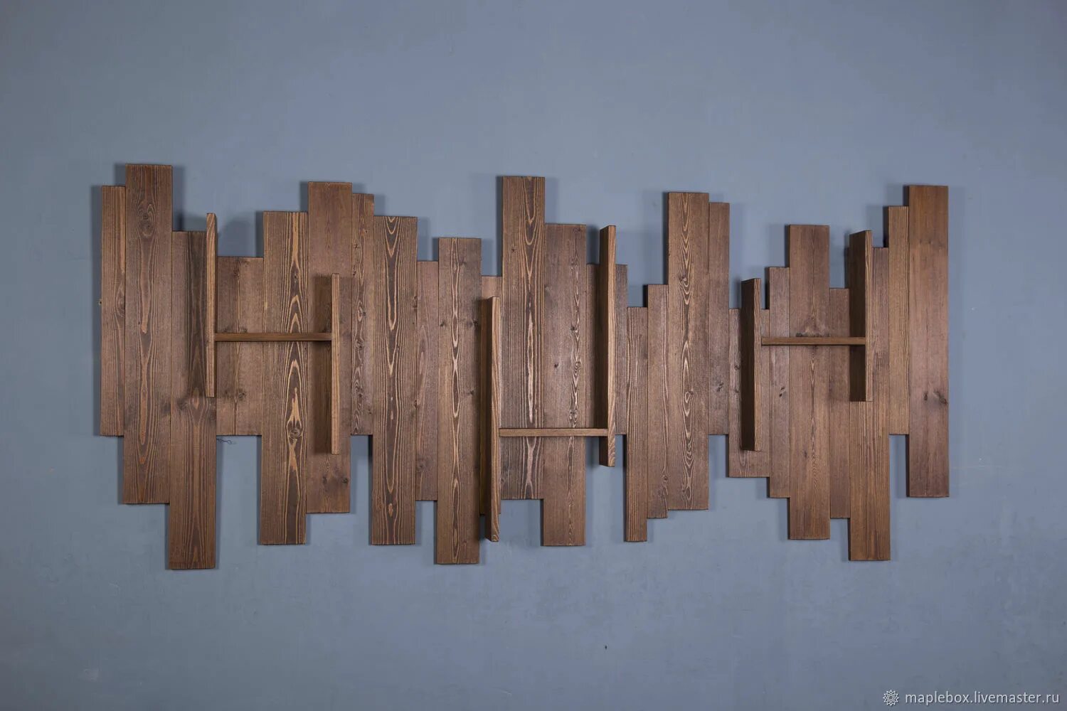 Полки настенные в стиле прованс. Полки панно для кухни. Декоративная полка с наполнением прованс на кухню. Панно с полочками. Панно с полками.