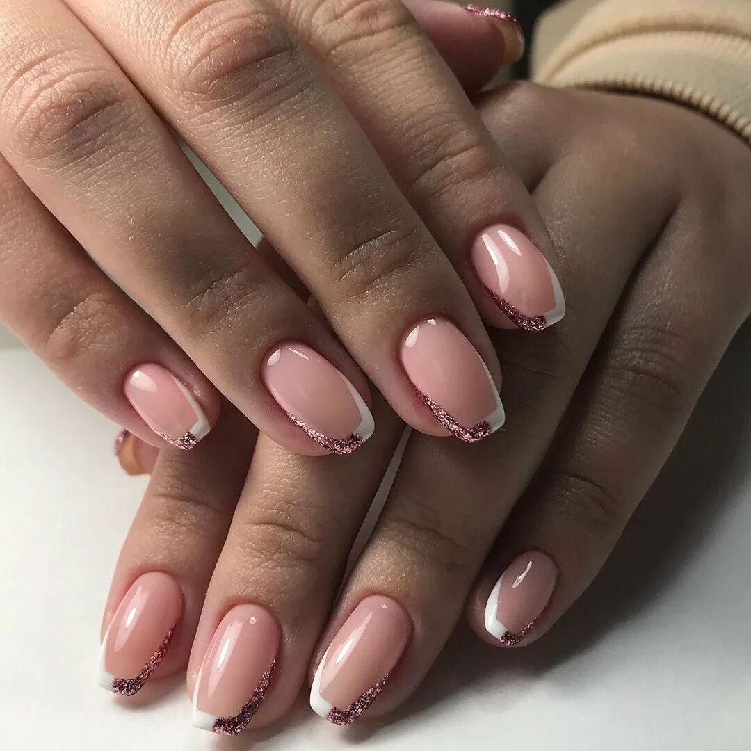 Классический маникюр. Френч нэилс. Красивый френч на короткие. Маникюр дизайн френч новинки на короткие. Красивый французский маникюр.