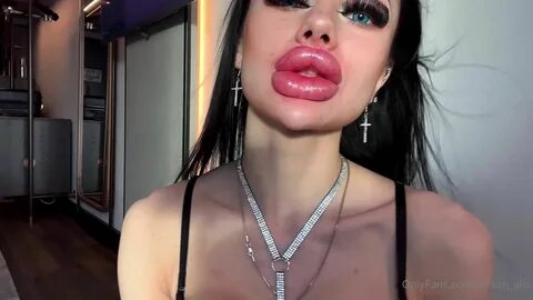 750.000+. Please. and UPLOAD some videos to watch this private video. 