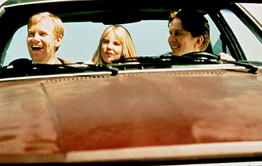 брюс уиллис last man standing. Last man standing 1996. матьё кассовиц пятый элемент. кармен кассовиц актриса. Three angels and five lions 1982.