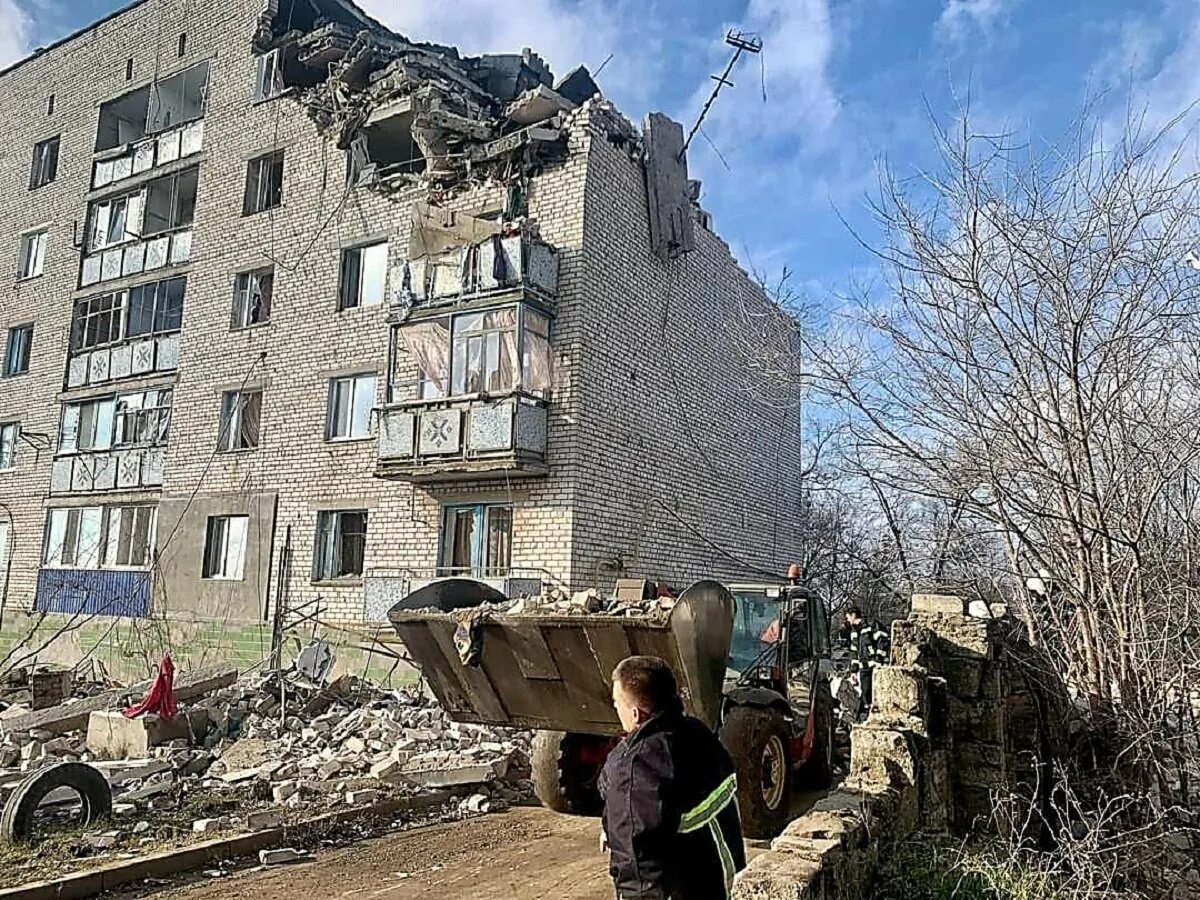 Разрушенный дом в одессе. Взрыв газа. Взорванный дом. Взрыв газа в доме. Разрушенный дом.