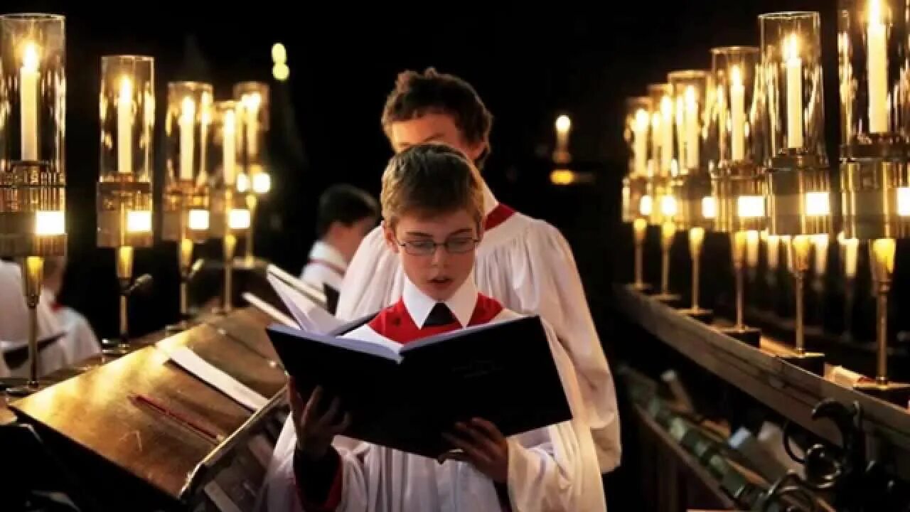 Католическое пение 5 букв. Сочельник Кембриджа. Choir of King´s College, Cambridge. King's College Choir Nine Lessons photos. Nine Lessons and Carols old photos.