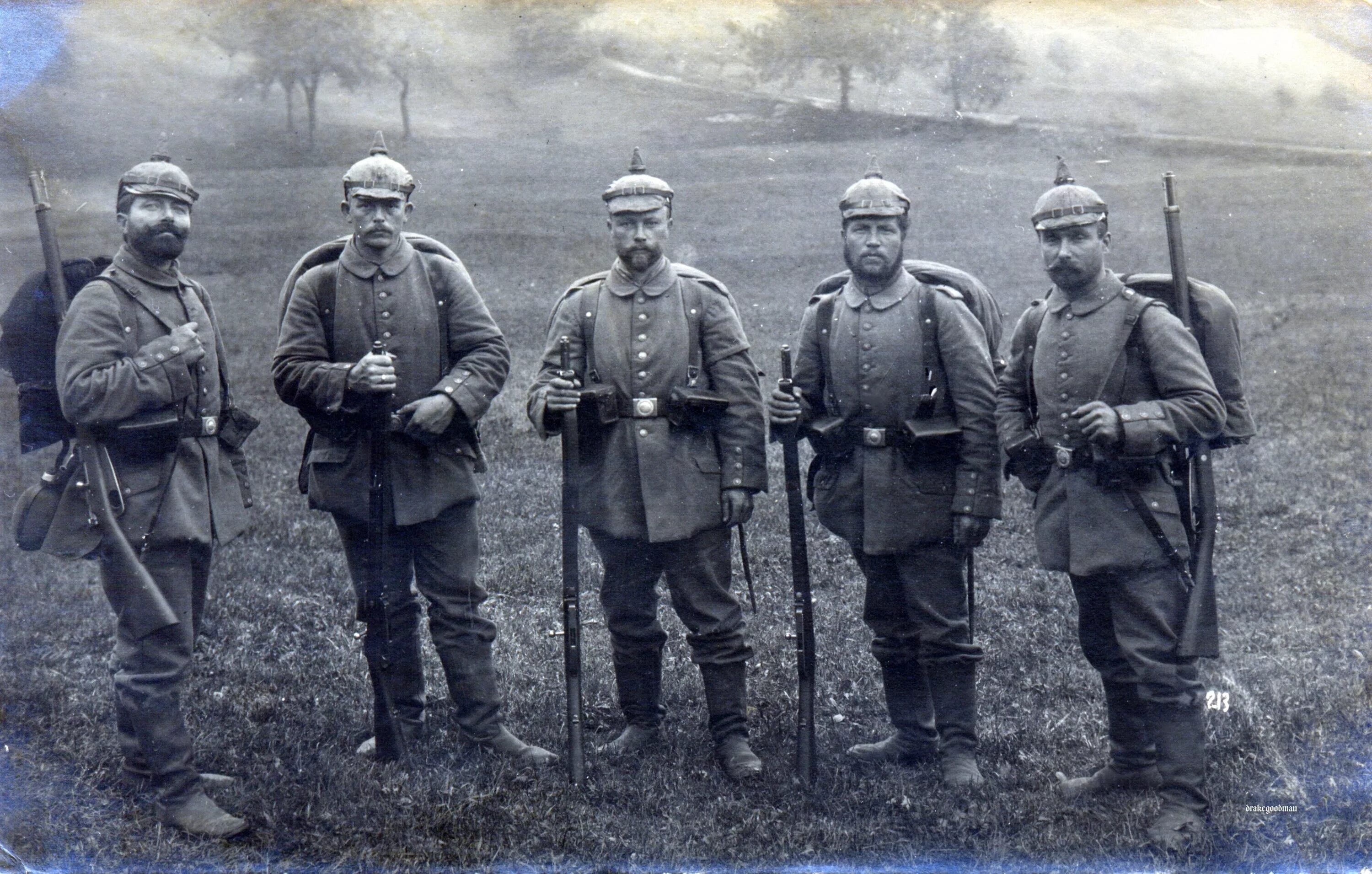 Германская пехота ПМВ. Солдат германской армии 1914-1918. Солдат Германии 1 мировой. Немецкие солдаты 1 мировой войны. Первая мировая на телефон