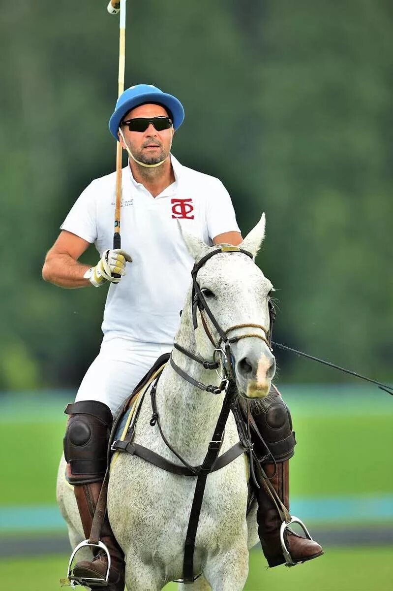 Конное поло polo ralph. Поло с всадником на коне. Поло сколько игроков. Поло для конного спорта. Поло сколько игроков.