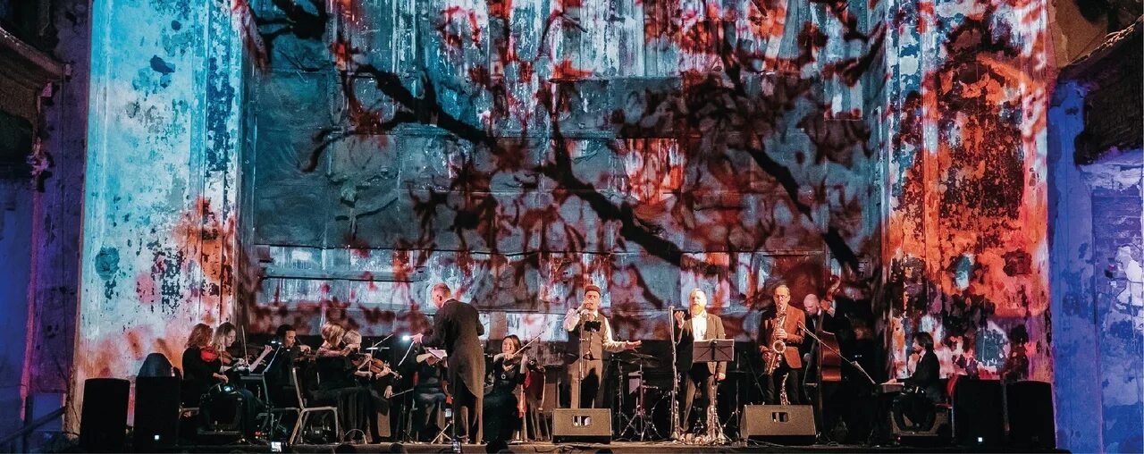 Джаз концерт на крыше. Рождественский джаз с симфоническим оркестром. Эстрадно-симфонический оркестр краснодарской филармонии. Джаз с симфоническим оркестром. Аккордеонистка фонограф симфо джаз.