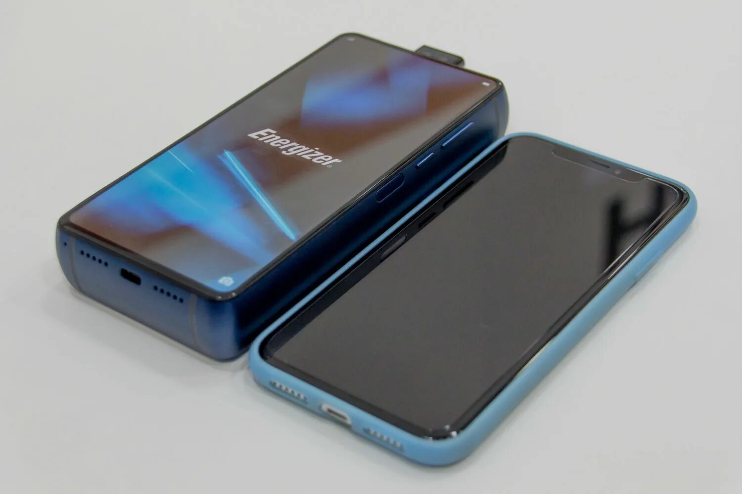 Energizer power max p18k 18000 мач. Телефон energizer 18000 mah. Смартфон energizer power max p18k. P18k pop. Смартфон energizer power max p18k.