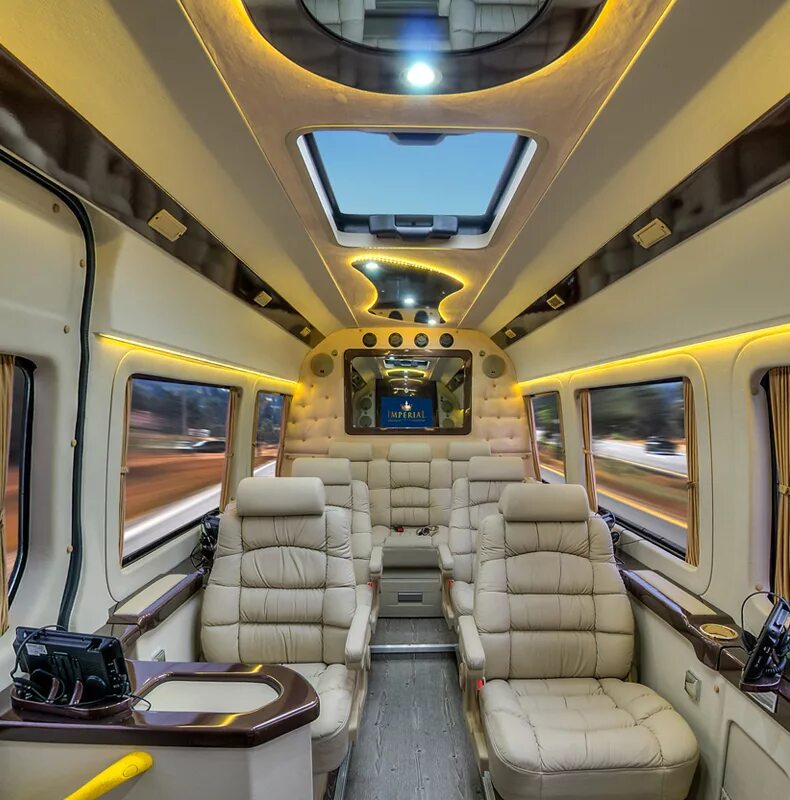 Микроавтобусы мерседес салон. Mercedes benz sprinter vip 2025 interior. мерседес спринтер пассажирский люкс. микроавтобус мерседес спринтер салон. mercedes benz sprinter 2025 салон.
