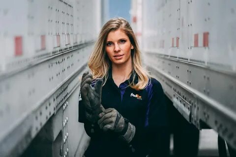 Shelby between trailers 