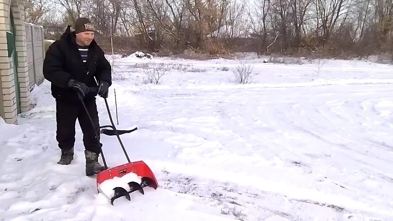 Durable Professional Hand Push Solid Snow Shovel With Wheels Anti Rust Steel Sno