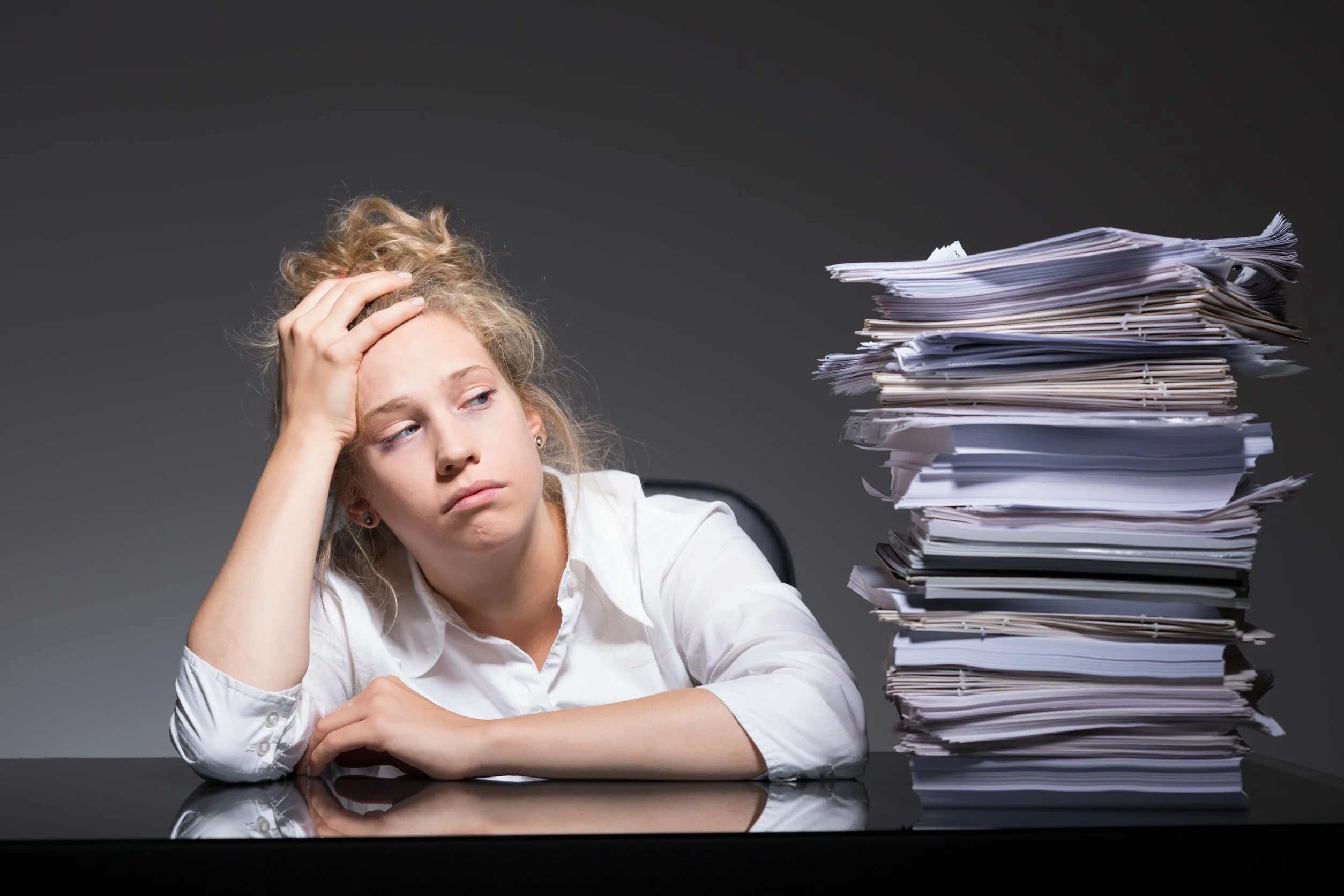 Расстроенный рабочий. Burnout stress. Burnout stress. Burnout stress. Стресс картинки.