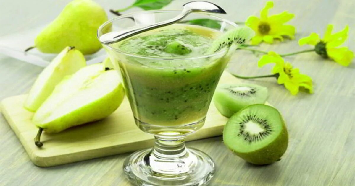 Смузи груша с киви. Зеленый смузи. Петрушка и киви. Петрушка и киви. Смузи киви мята.