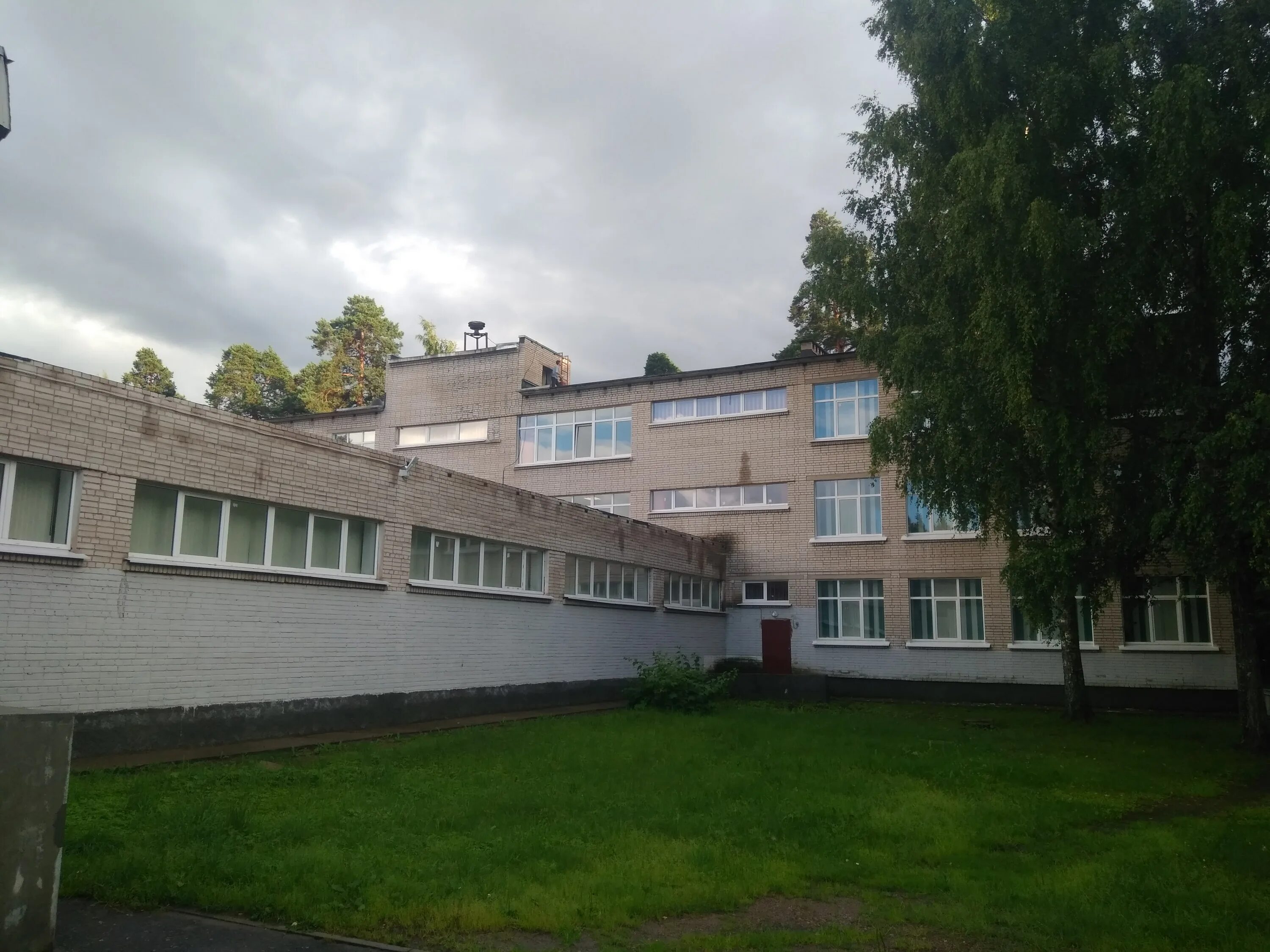 Скидель гродненская область. Школа 77 самара. Моу сош 105 котлас. Школа среднего общего образования no 2. Школа 332 санкт-петербург.