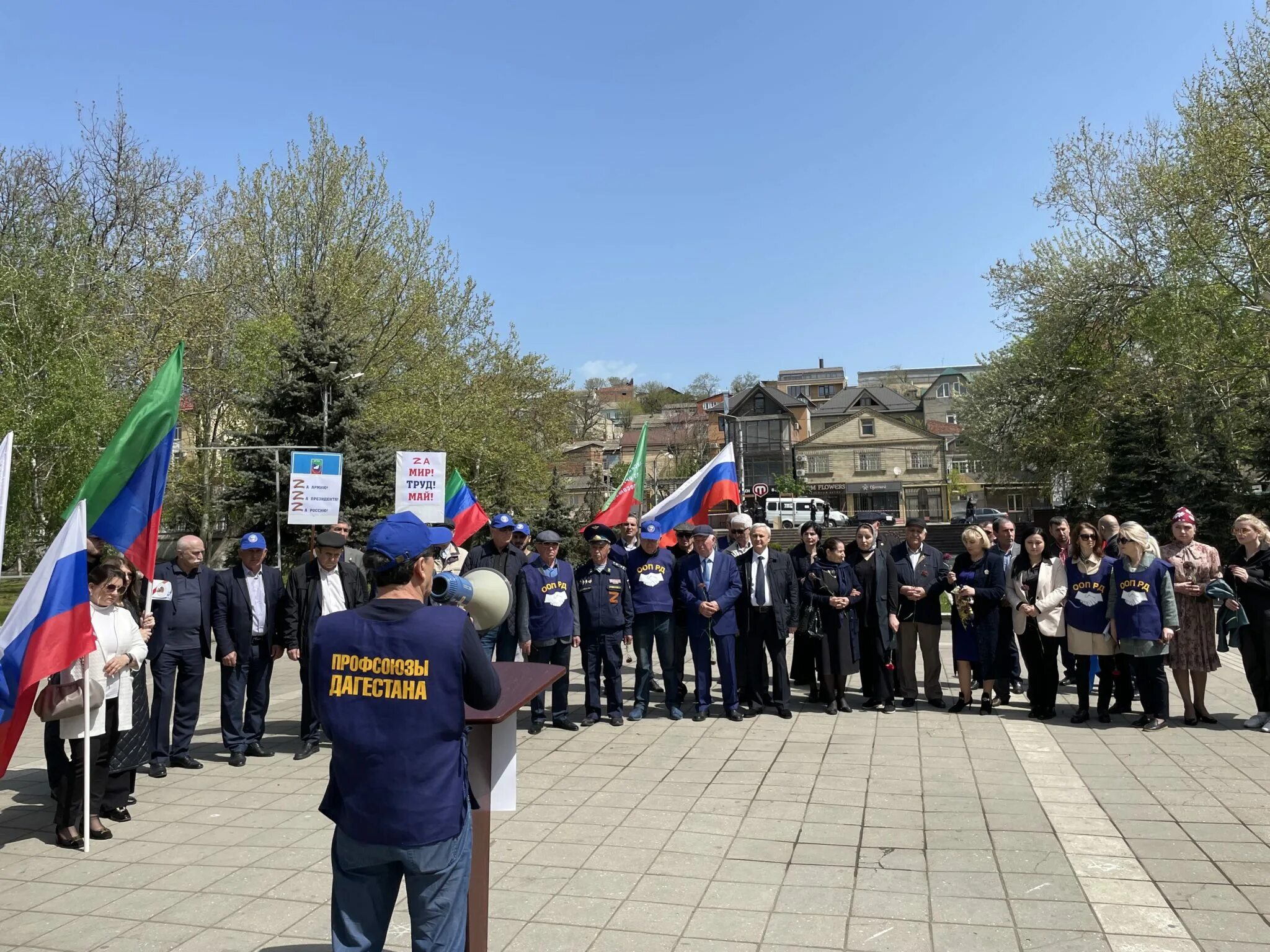 Митинг. Автопробег. Автопробег в поддержку России. Дагестан люди. Всероссийская поддержка