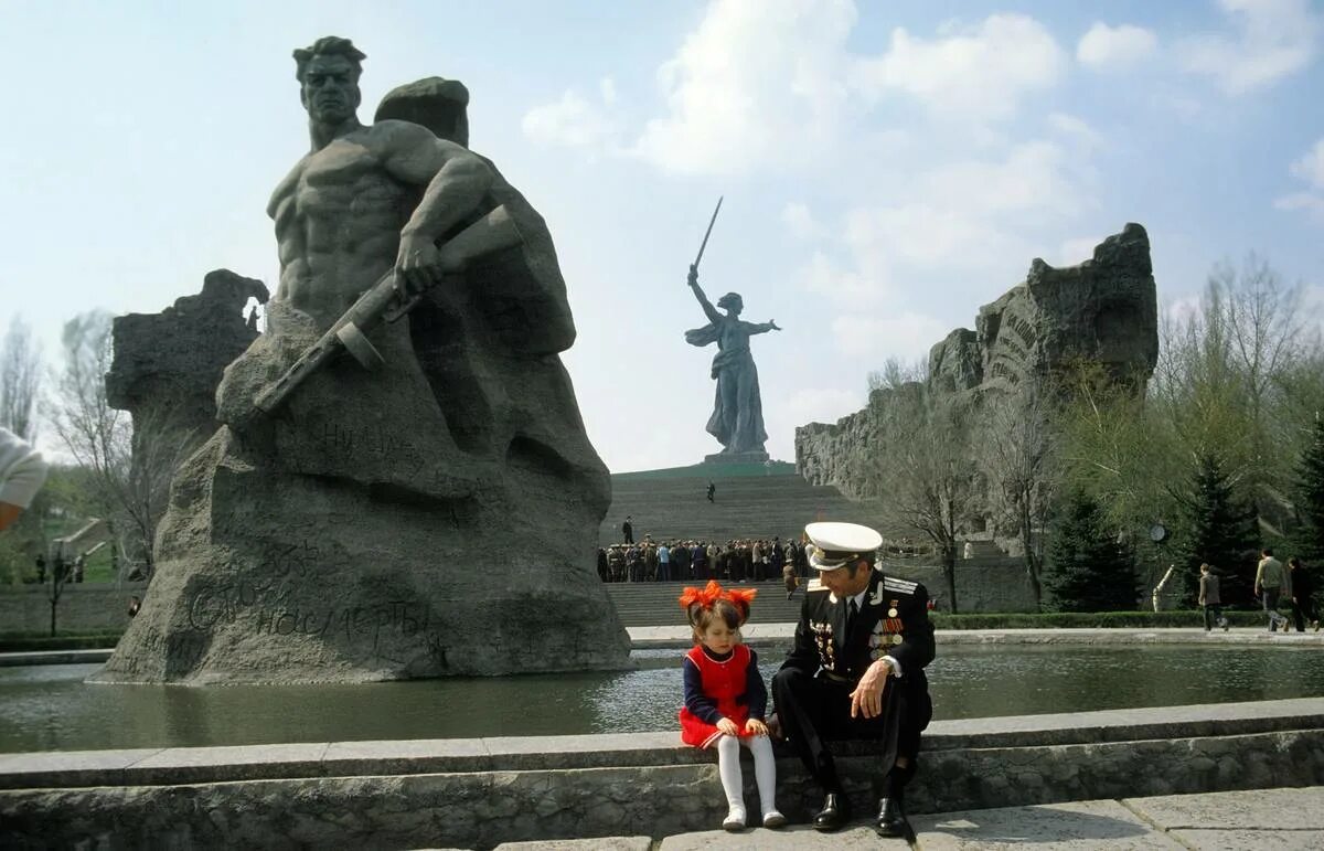 Картинки памятников великой. Мамаев Курган Волгоград. Мамаев Курган Сталинградская битва. Битва на Мамаевом Кургане 1942 Сталинград. Мемориальный комплекс героям Сталинградской битвы.