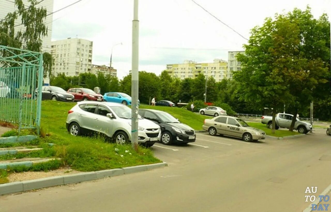 Парковка в дрожжино. Шлагбаум для парковки. Парковка в бутово парке. Платные парковки в южном бутово. Платные стоянки в бутово парк 2.