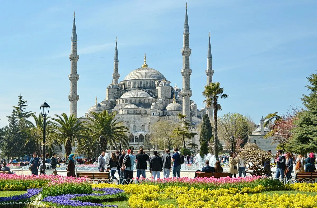 Голубая мечеть. Стамбул в сентябре. Стамбул в мае. Стамбул зелень. Разница со стамбулом