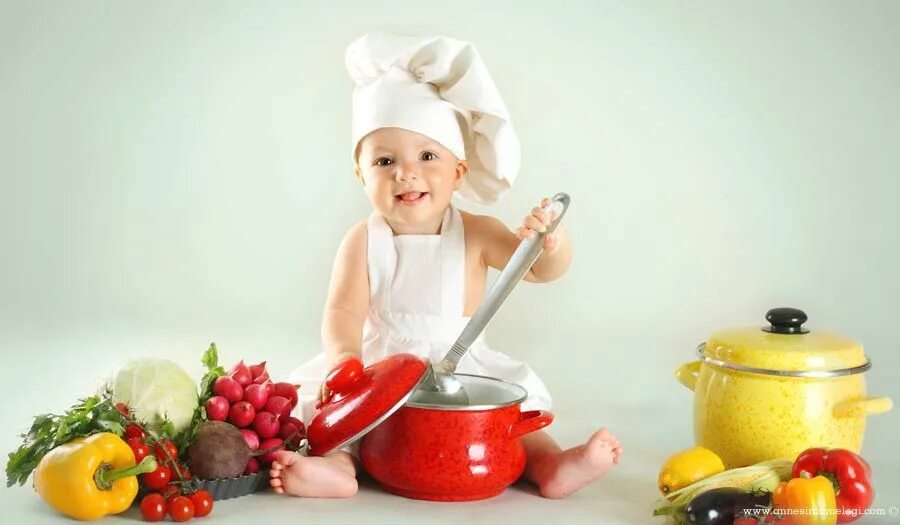 Cooking babies. Еда для детей. Повар для детей. Повар детского питания. Девочка повар.