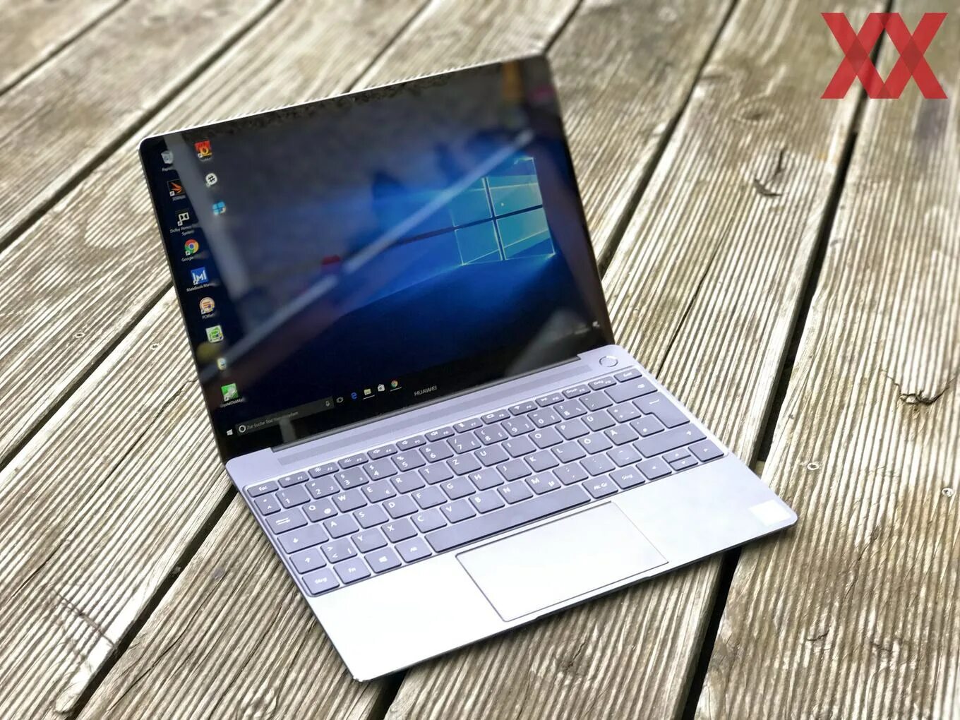 Ноутбук тонкий и легкий. Ноутбук Хуавей тонкий. Нетбук Хуавей. Huawei MATEBOOK E. Маленький ноут Huawei.