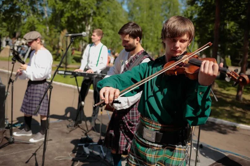 16 brothers. Ирландский фолк. Создание ирландской музыки. Ирландская народная музыка. Сэйшн ирландский музыкальный.