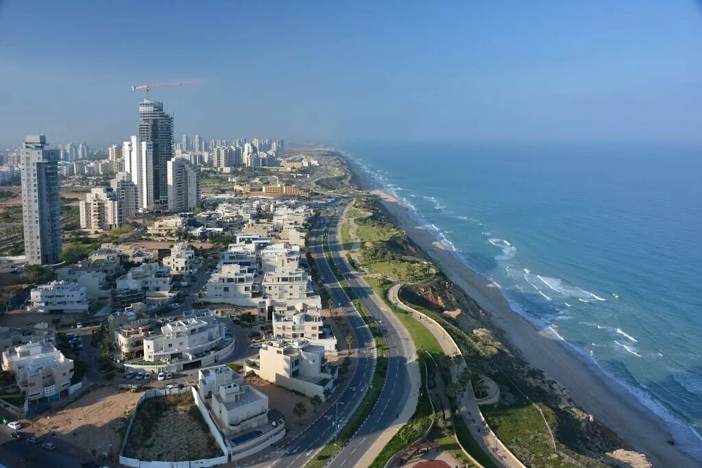 Тель авив 2022. Южный тель авив. Ембасси тель авив. Набережная тель авива. Тель авив променад.