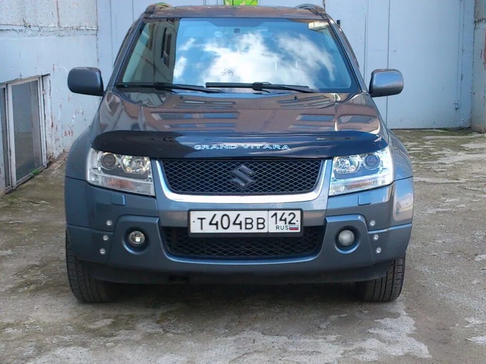 Suzuki Grand Vitara ходовые огни. Дневные ходовые огни на Сузуки Гранд Витара 2008. Сузуки Гранд Витара дневные ходовые огни. ДХО Сузуки Гранд Витара 2007.