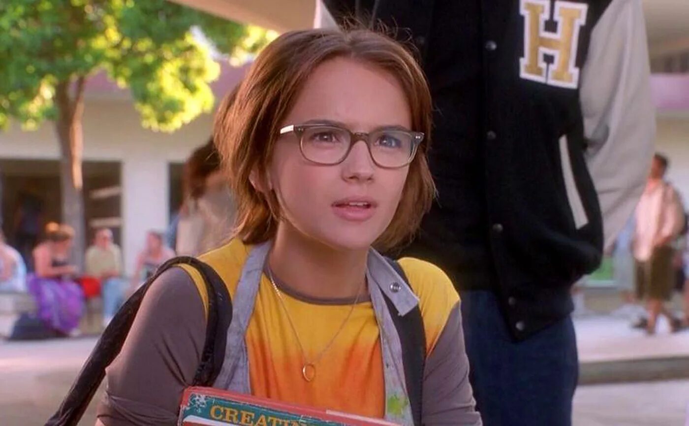 She s 5 years. Рэйчел ли кук 1998. рэйчел ли кук 1999. это все она 1998. she&#039;s all that фильм.