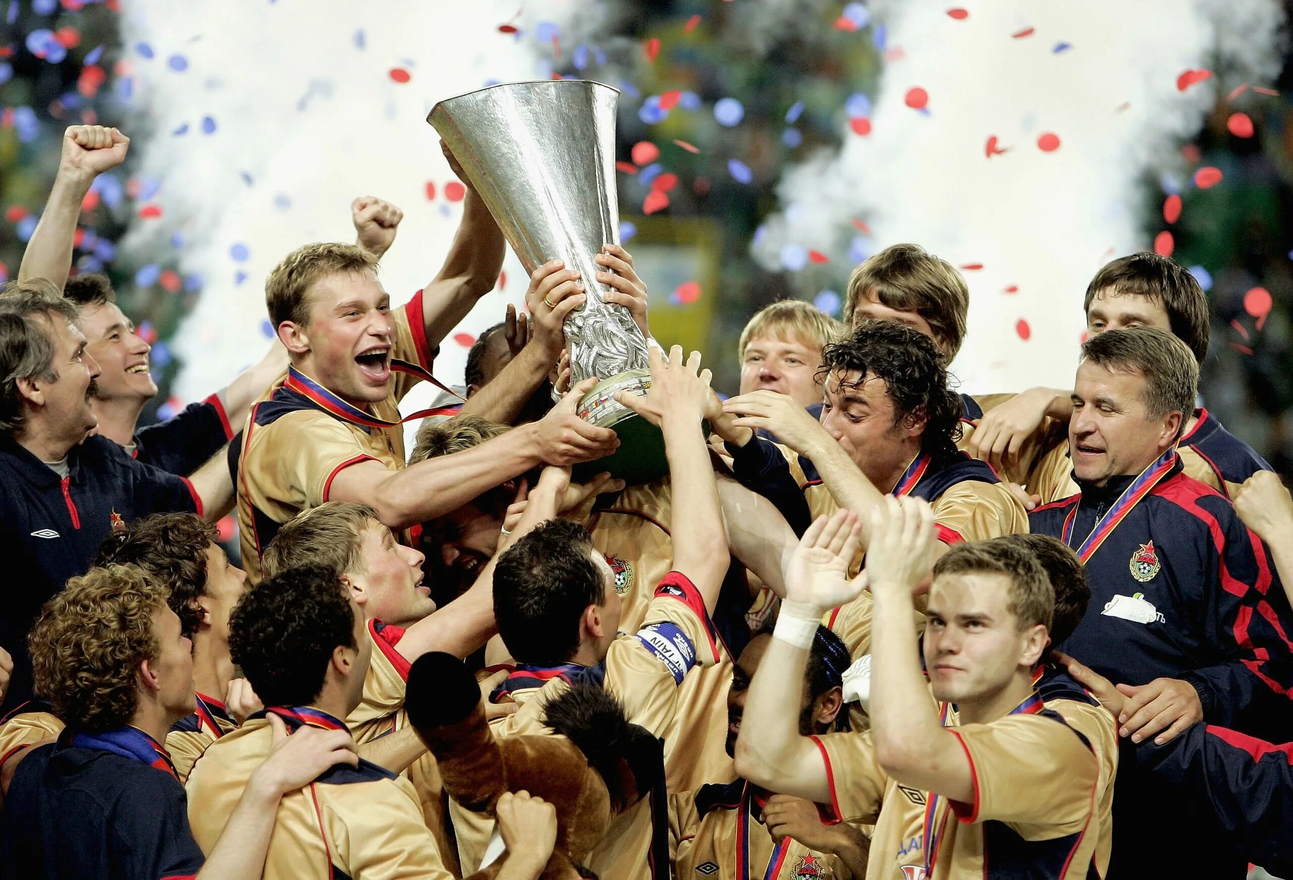 Uefa cup. ЦСКА Кубок УЕФА 2005. ЦСКА Кубок УЕФА 2005 команды. ЦСКА чемпион УЕФА 2005.